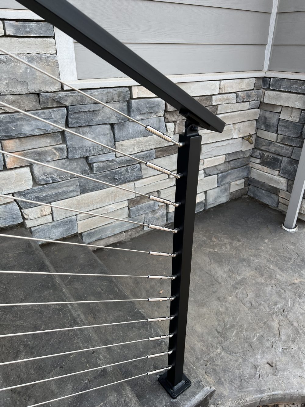 Bottom Stair End Tool-Less